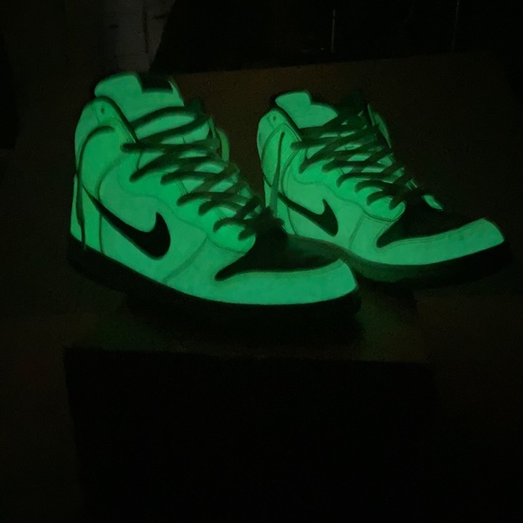 Sure rare Nike dunks glow in dark - Picture 6 of 8